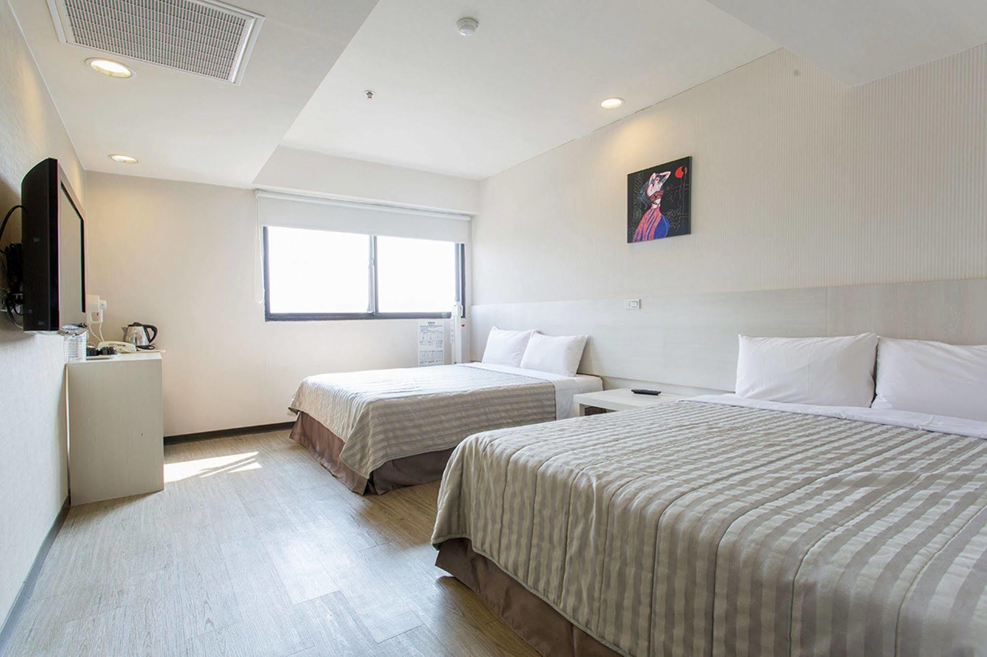 Palmer Hotel Taichung Exterior photo