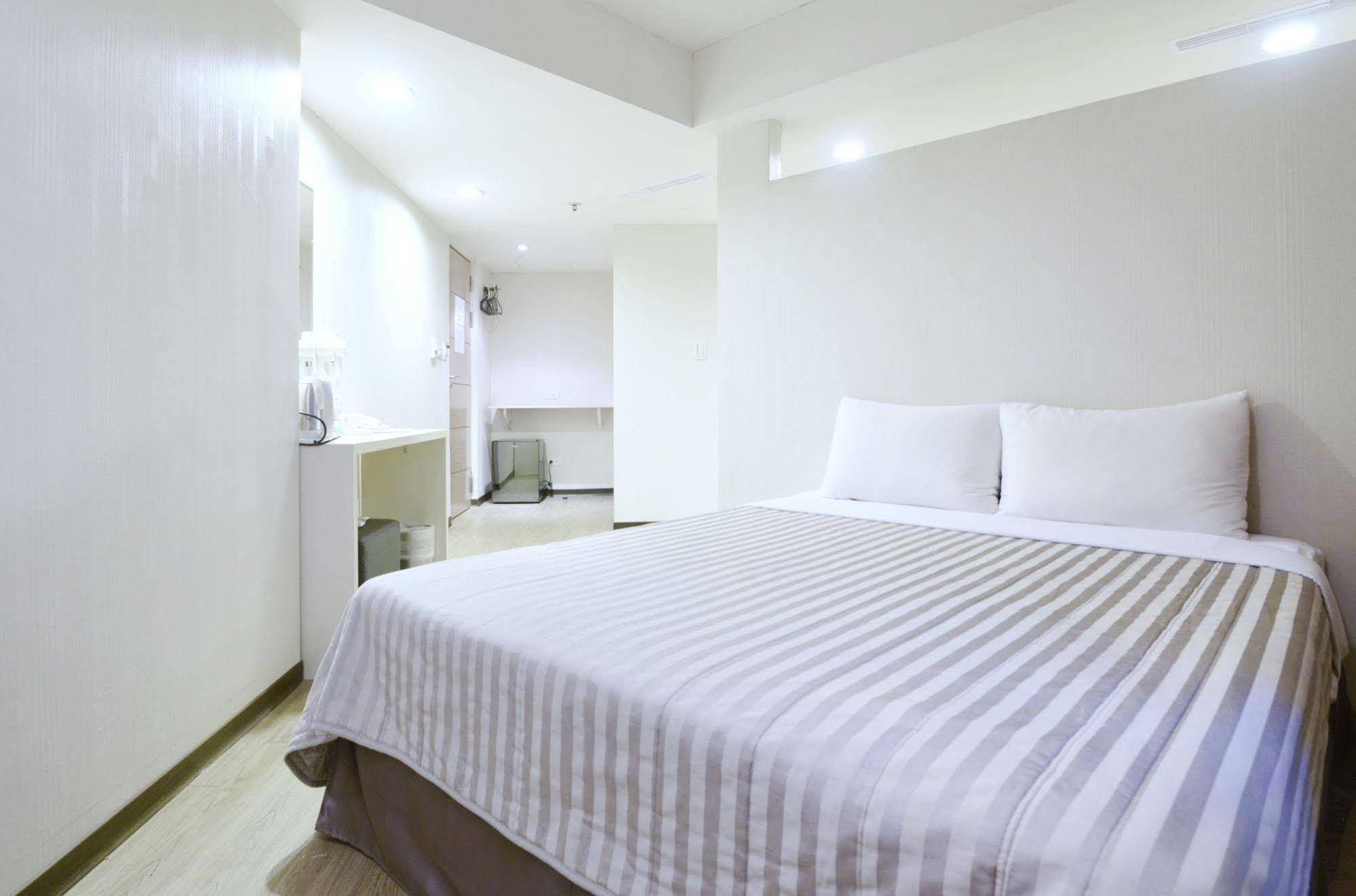 Palmer Hotel Taichung Exterior photo