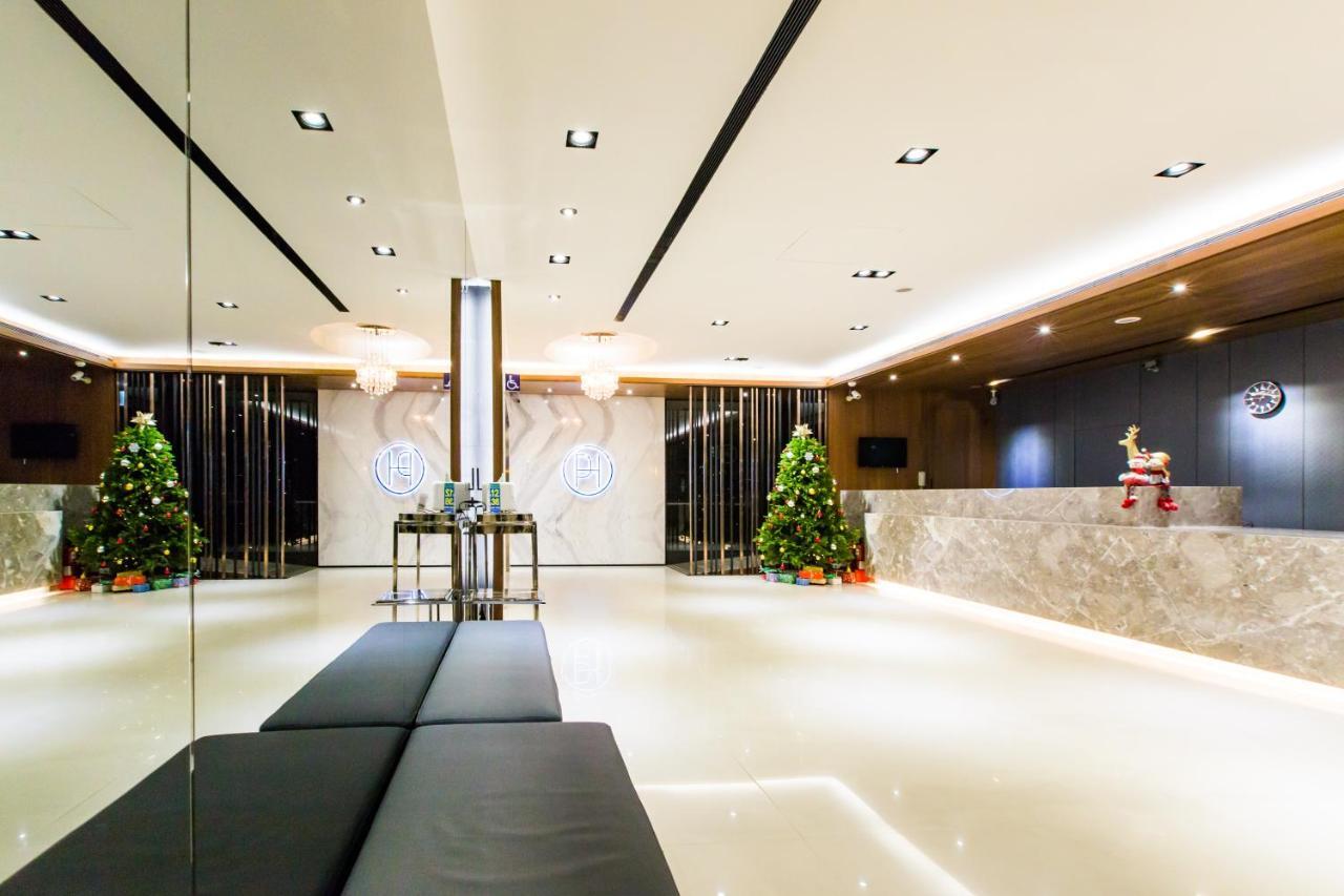 Palmer Hotel Taichung Exterior photo